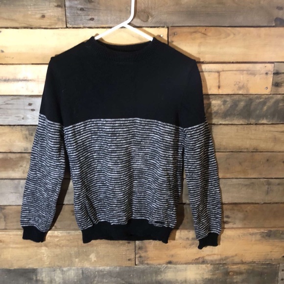 crewneck - Picture 2 of 2